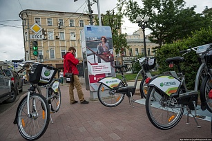 YARUS K2100 принимает к оплате карты на станциях велопроката Москвы.